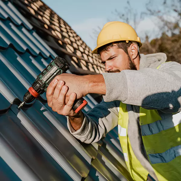 Why Maple Valley Homeowners Choose Maple Valley Roofing Pro for Steel Roof Repair Service?